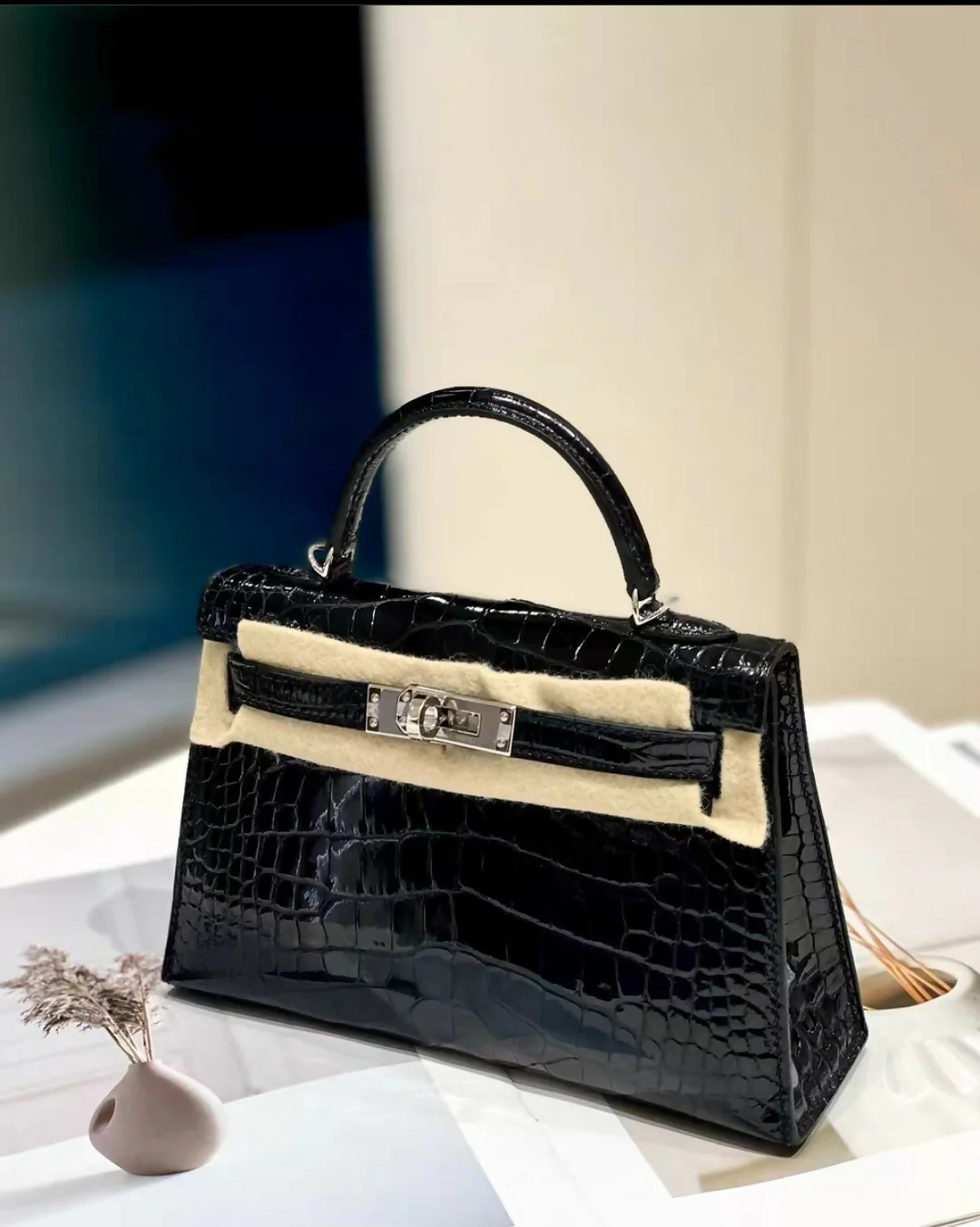 Hermès Mini Kelly Black Shiny Crocodile Palladium Hardware - Image 2