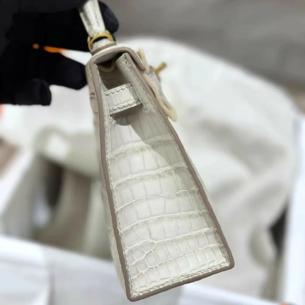 Hermès Mini Kelly Béton Matte Alligator Leather Gold Hardware - Image 3