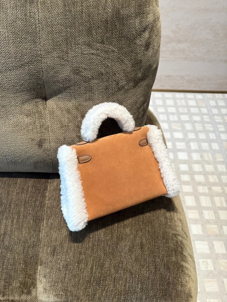 Hermès Kelly Mini Teddy Plush Shearling Chamois/Ecru/Alezan Palladium Hardware - Image 4