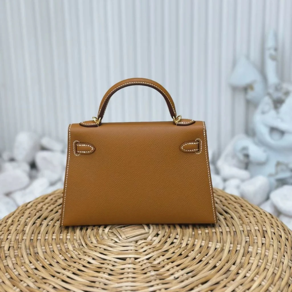 Hermès Mini Kelly Gold Epsom Leather with Gold Hardware - Image 3