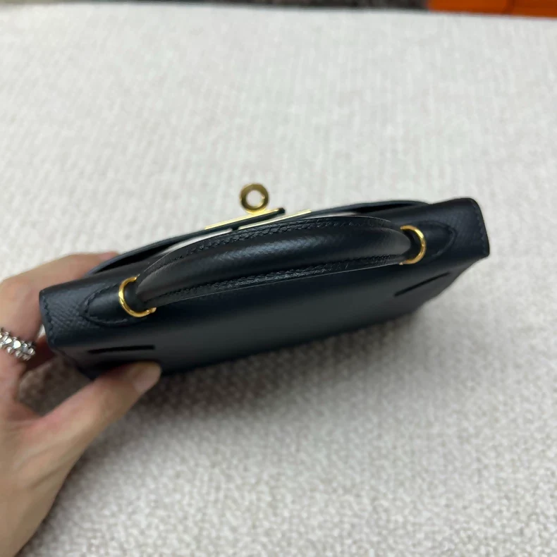 Hermès mini Kelly 20 black Epsom leather Gold Hardware - Image 3