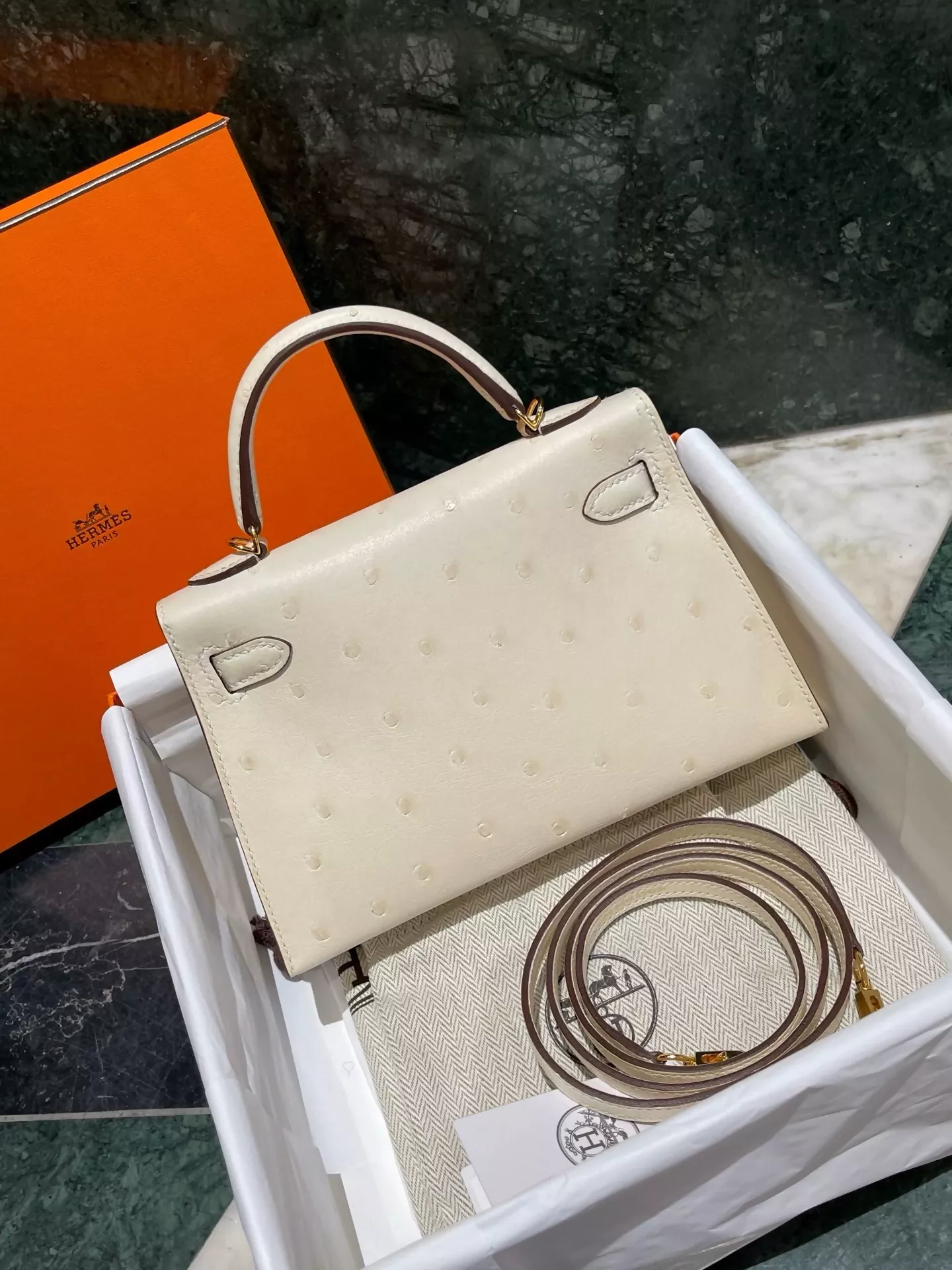 Hermes Mini Kelly 20 Nata Cream White Ostrich leather with gold hardware - Image 2