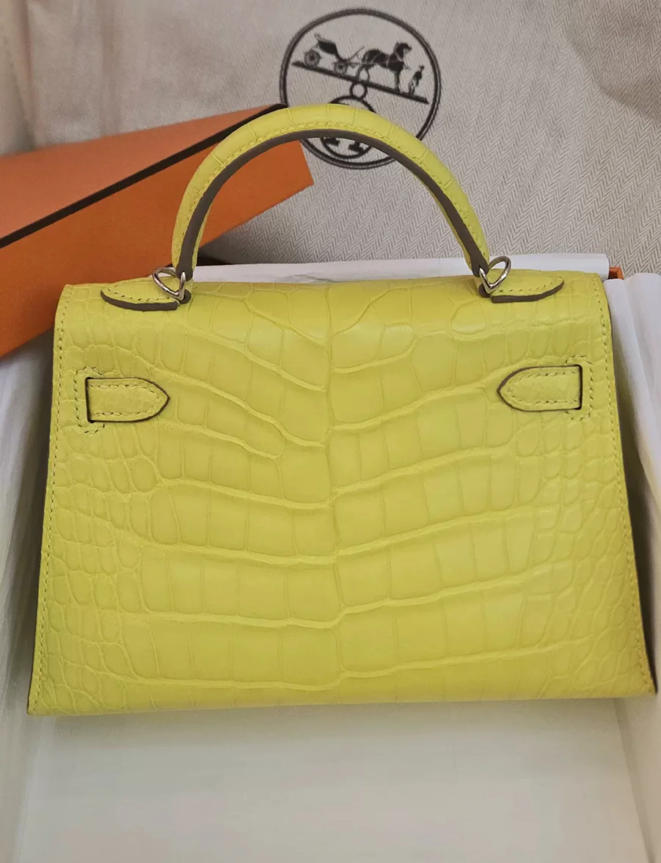 Hermès Mini Kelly Lime Matte Crocodile Leather Palladium Hardware - Image 3