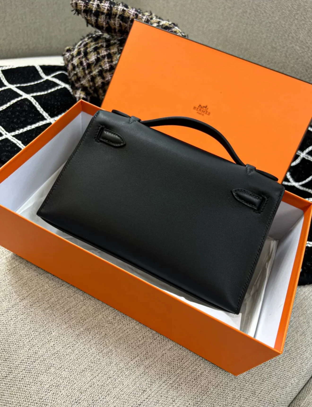 Hermes Mini Kelly Pochette Noir Black Swift Gold Hardware - Image 6