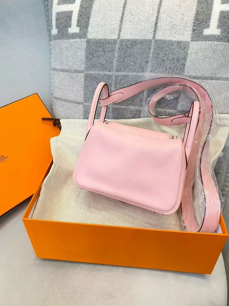 Hermes mini Lindy 3Q Sakura pink leather palladium hardware - Image 2