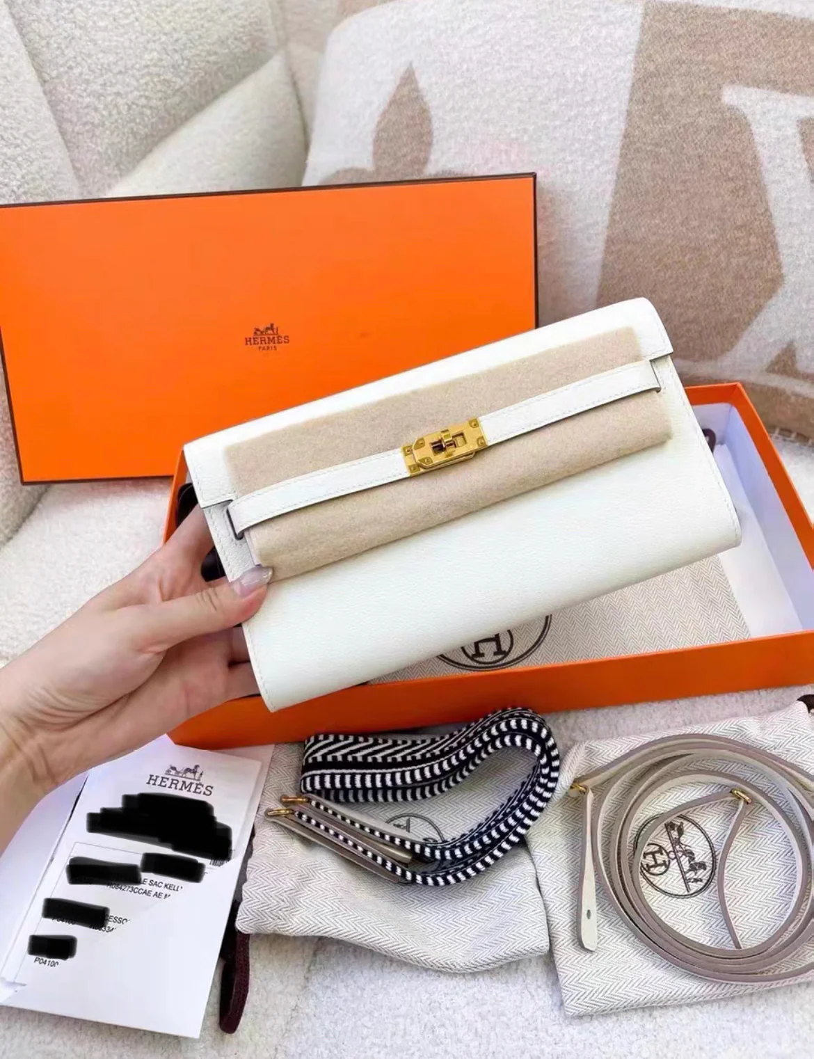 Hermès Mushroom Evercolor Kelly-To-Go Wallet Gold Hardware, - Image 3