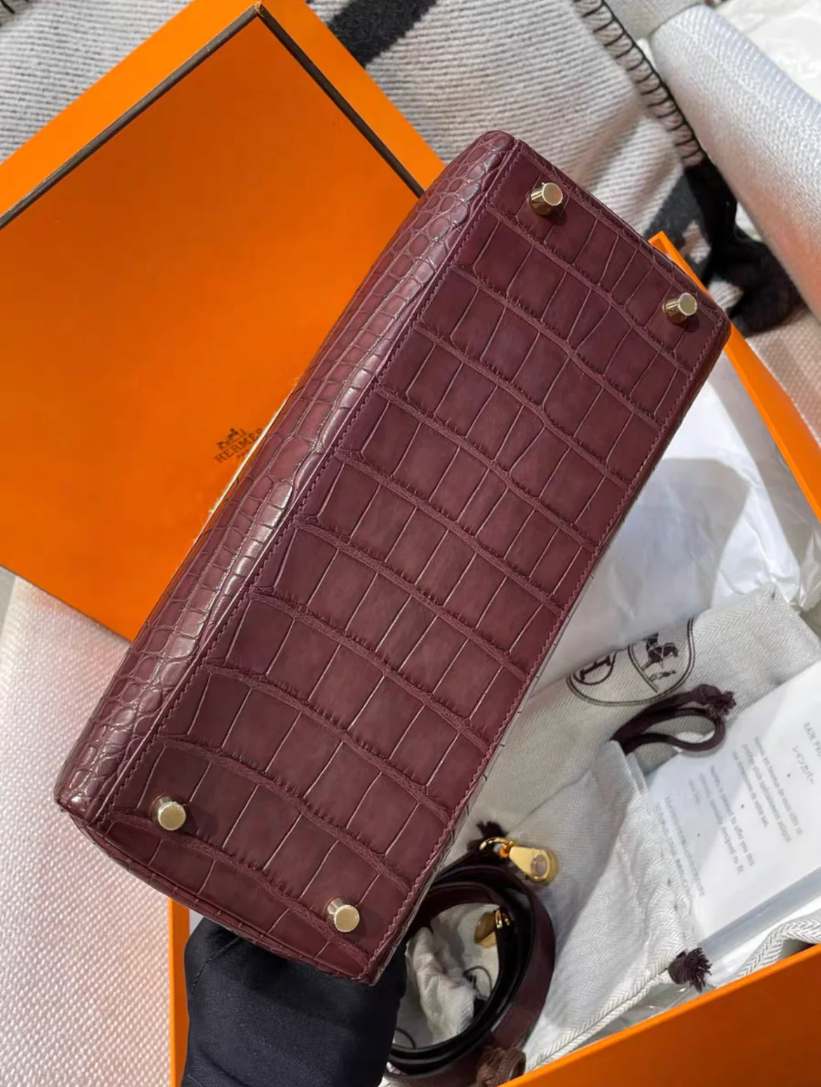 HERMES NEW Kelly 28 Bordeaux Matte Alligator Gold Hardware GHW RARE - Image 5