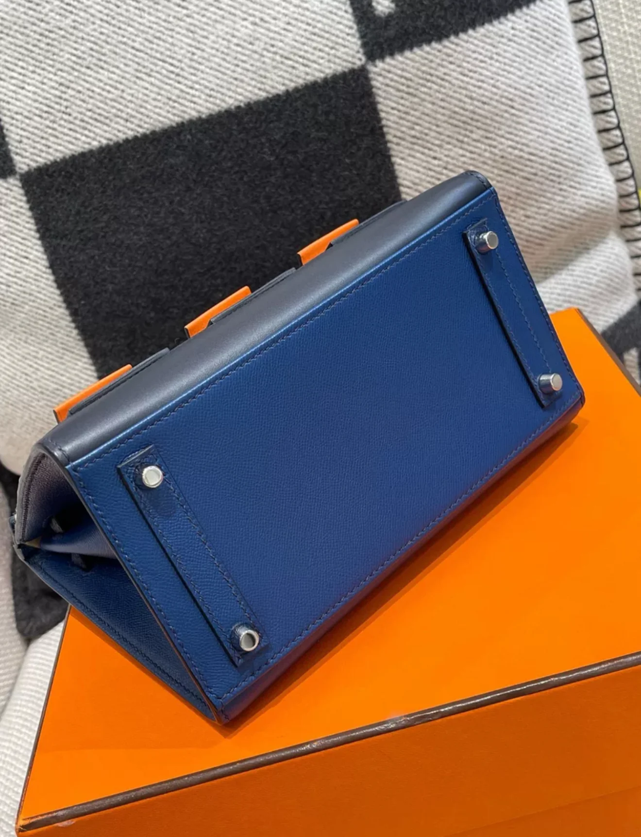 Hermès Night Sac Faubourg Birkin 20 Bleu Marine Matte Alligator Palladium Hardware - Image 7