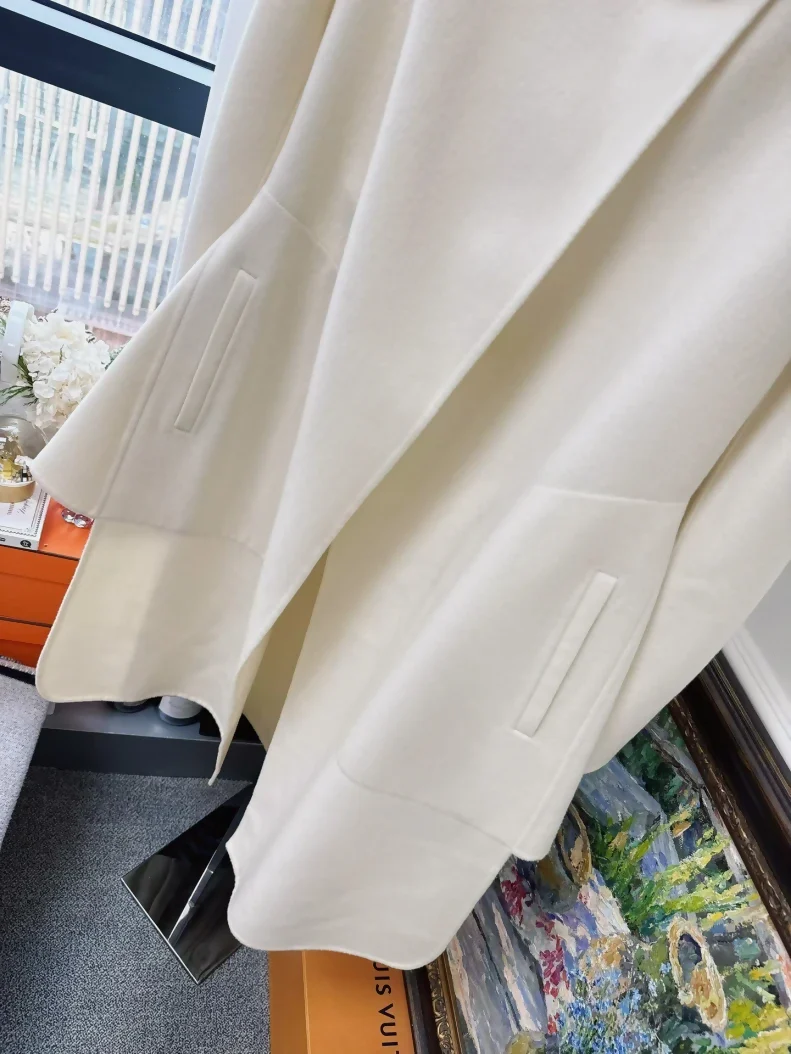 Hermes off-white cashmere coat - Image 2