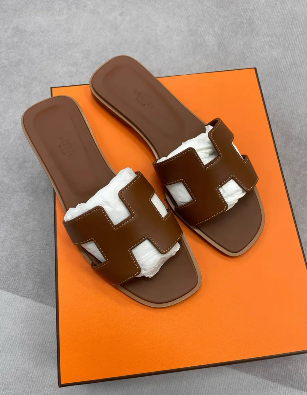 Hermès Oran Sandals Gold Box Calfskin size 36 - Image 2