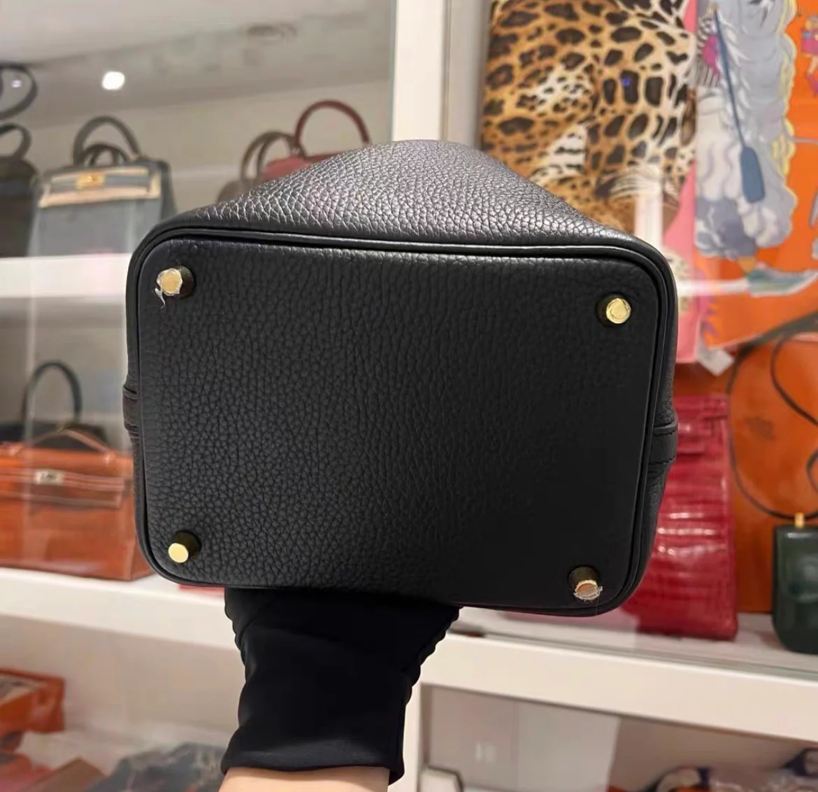 Hermes Picotin 18 Black Clémence Gold Hardware - Image 4