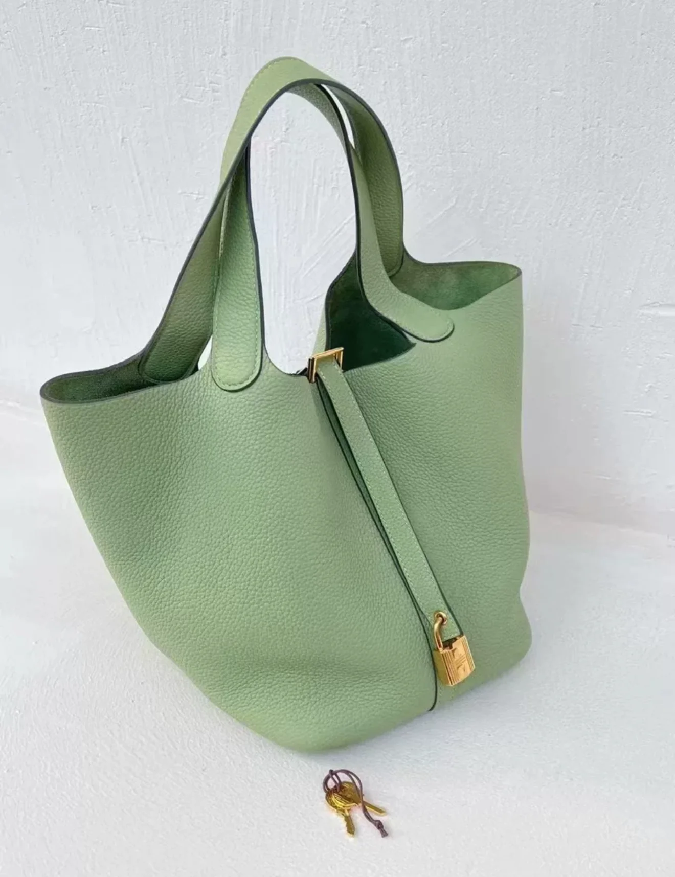 HERMÈS Picotin 22 Vert Criquet Maurice Gold Hardware - Image 2