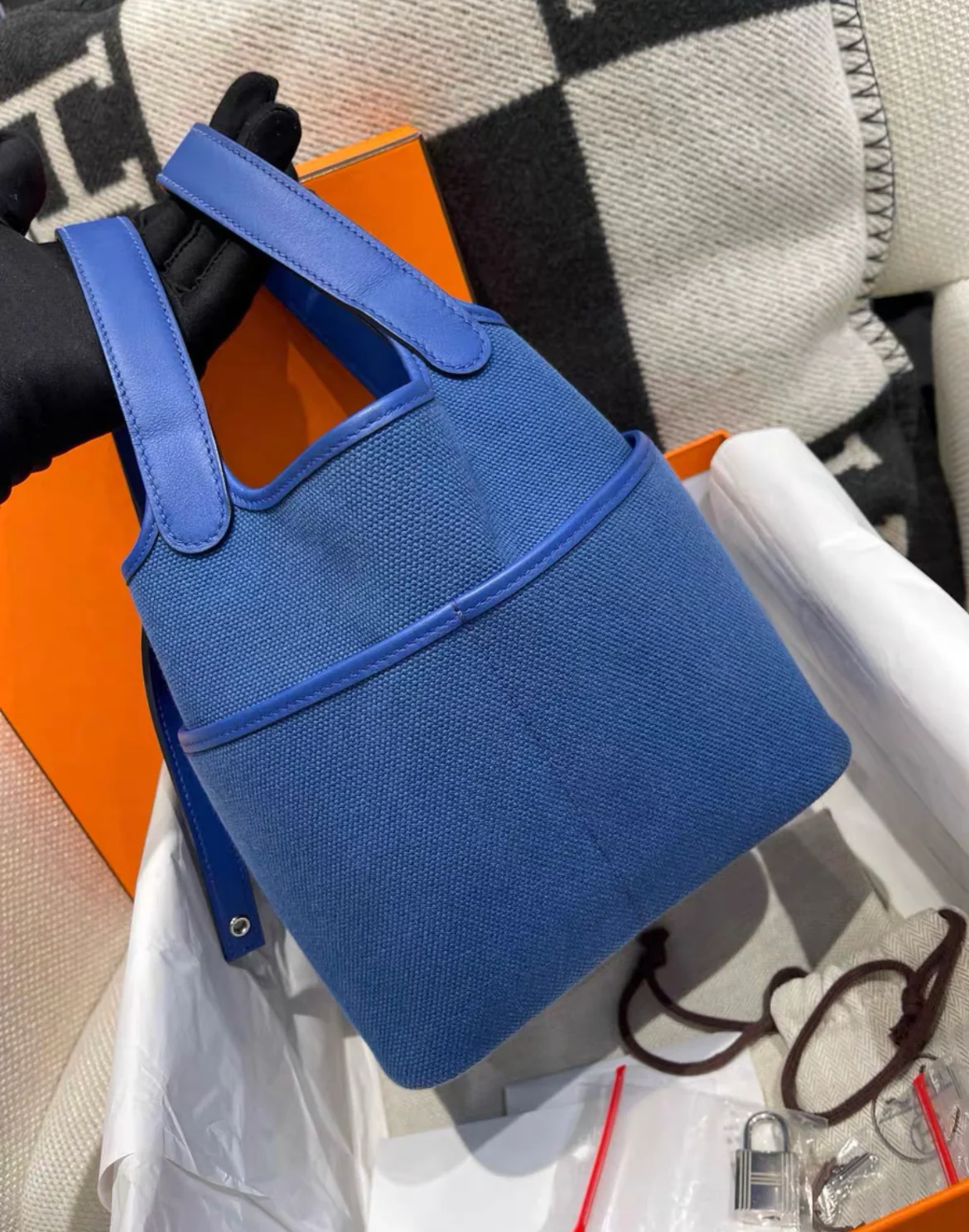 Hermès Picotin Cargo 18 Bleu France Swift and Toile Canvas Palladium Hardware - Image 7