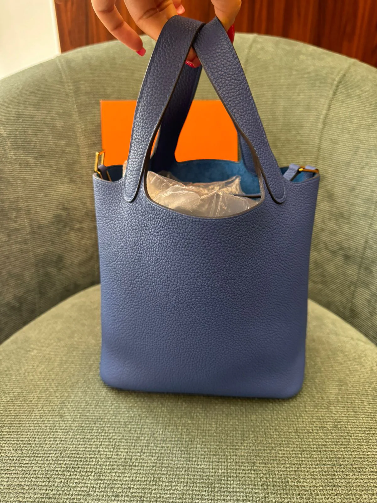 HERMÈS Picotin handbag in Blue Sapphire Clemence leather with Gold hardware - Image 2