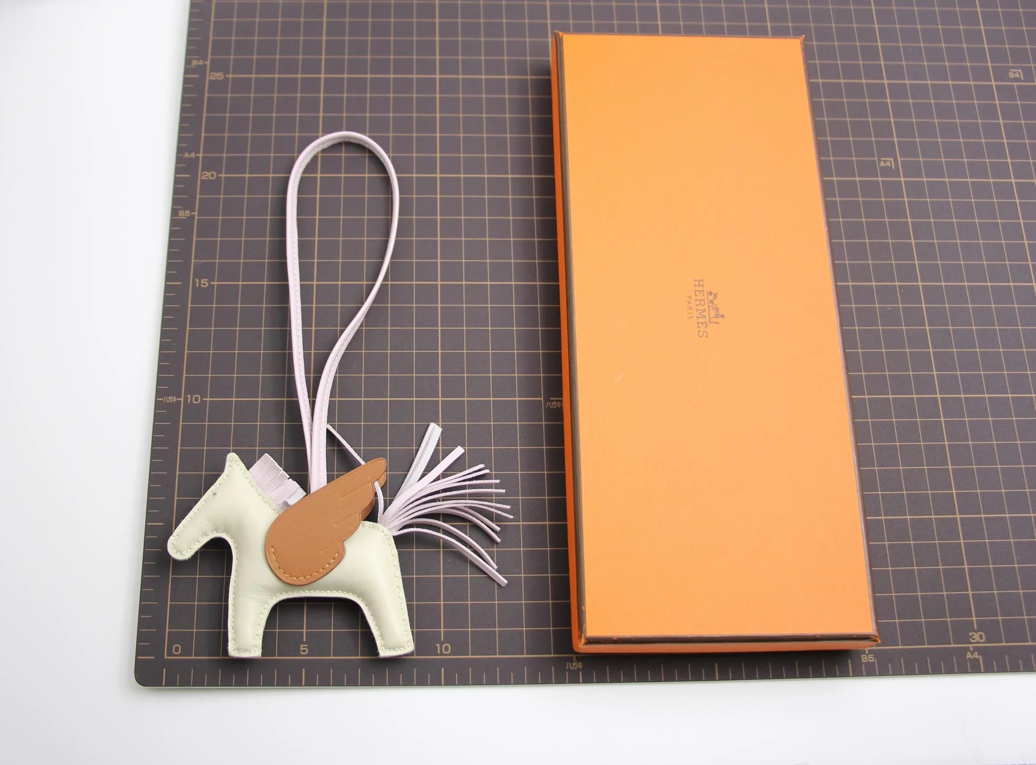Hermès Rodeo Pm Pegase Pm Bag Charm In Craie Mauve Pale Cream Purple - Image 15