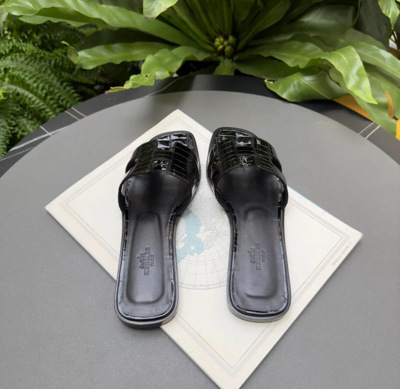 Hermes Sandals Black shiny crocodile leather - Image 4
