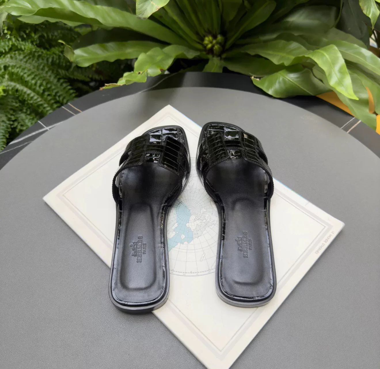 Hermes Sandals Black shiny crocodile leather - Image 5