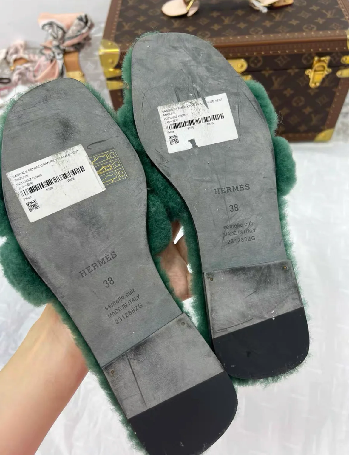 HERMÈS Sandals Oran size 38 fur Green - Image 4