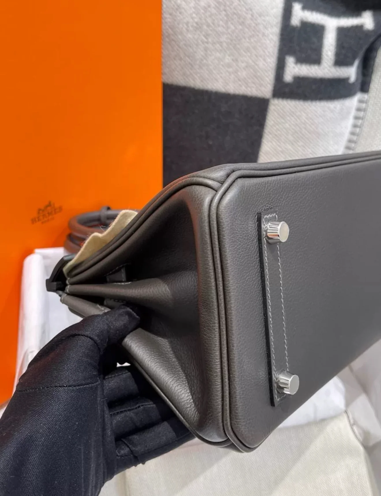 Hermès Shoulder Birkin Togo Leather Palladium Hardware - Image 5