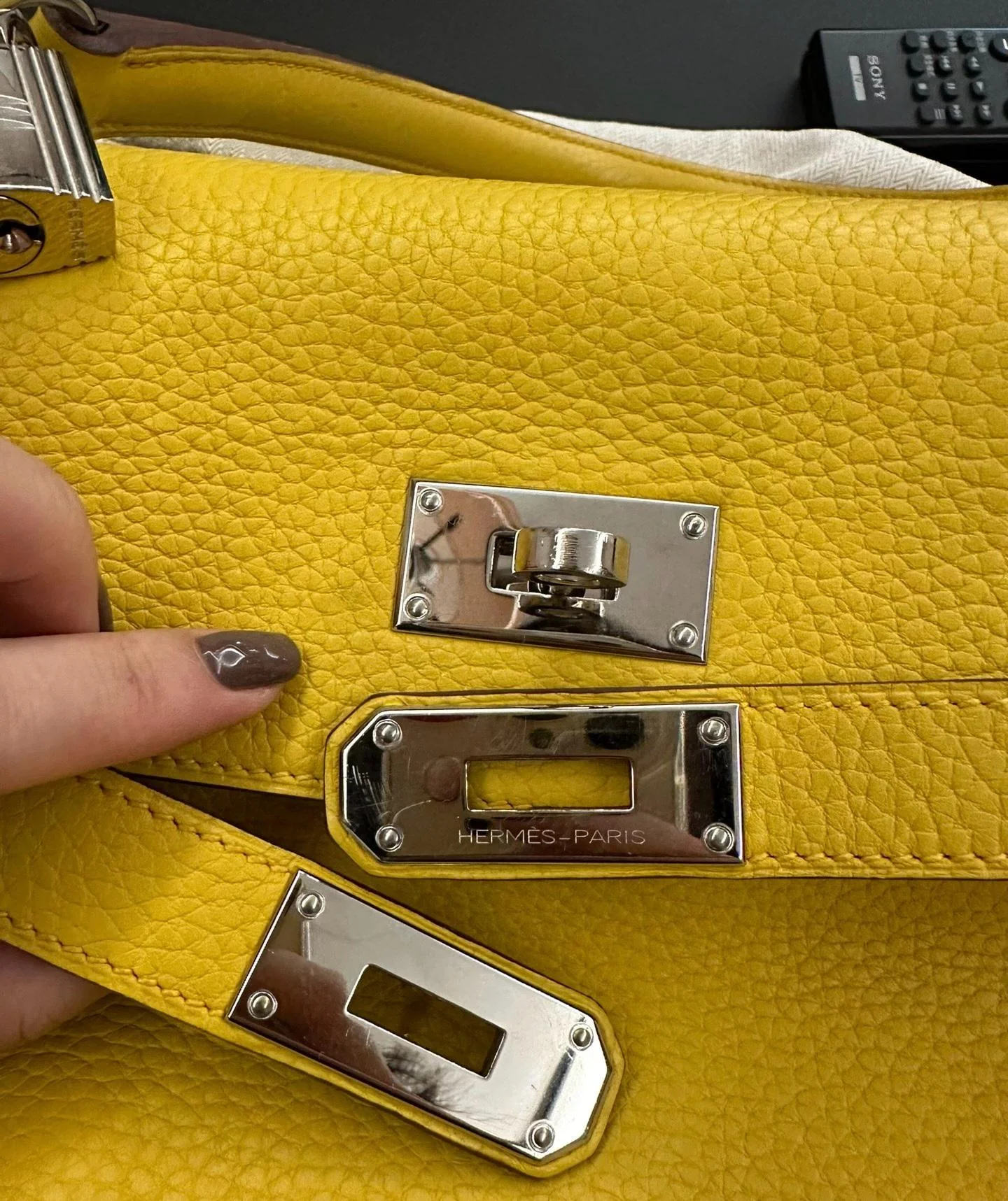 Hermes Shoulder Kelly Yellow Togo Leather Palladium Hardware - Image 3