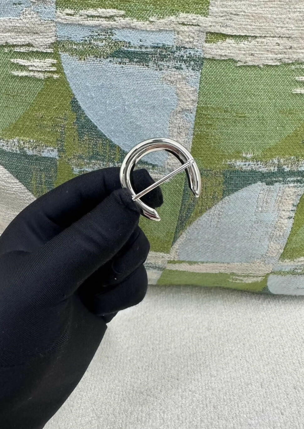 Hermes Palladium Silver Cashmere Silk Scarf Ring Horseshoe - Image 2