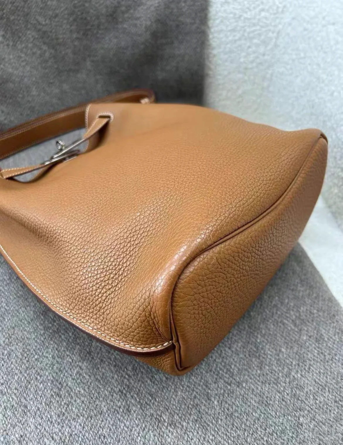 Hermes So Kelly 22 Gold Togo Leather Palladium Hardware - Image 4