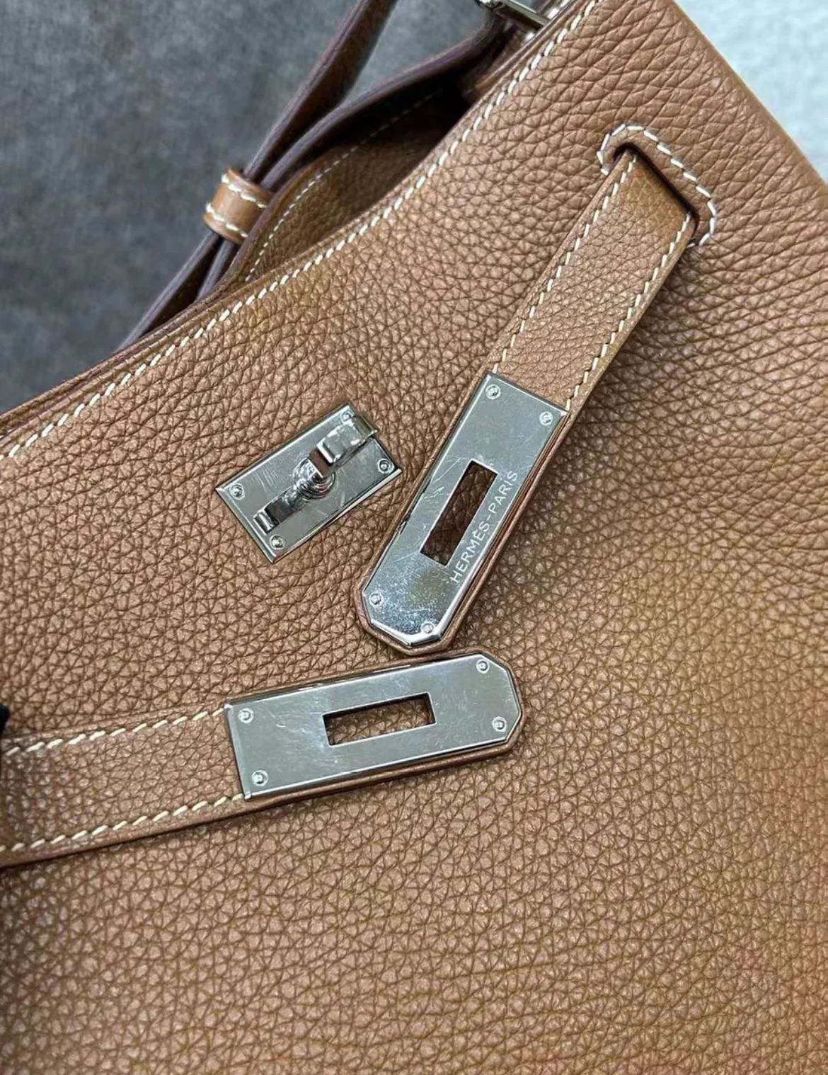 Hermes So Kelly 22 Gold Togo Leather Palladium Hardware - Image 8