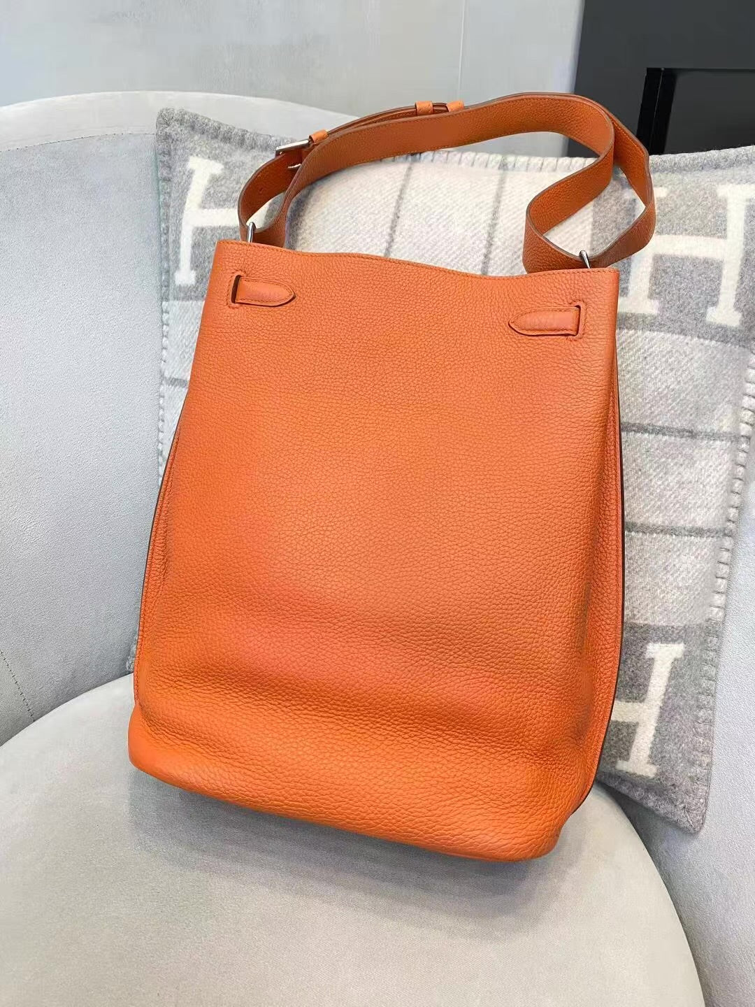 Hermes So Kelly 26 Orange Togo Leather Palladium hardware - Image 3