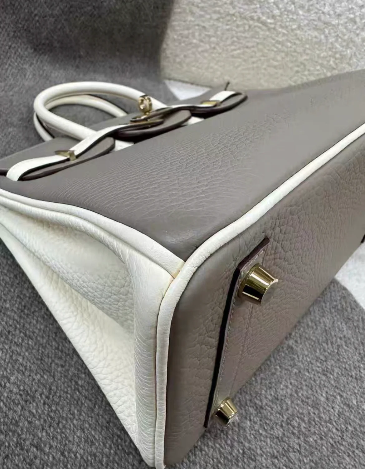 Hermès Special Order (HSS) Birkin 25 Gris and Nata Togo Brushed Gold Hardware - Image 4