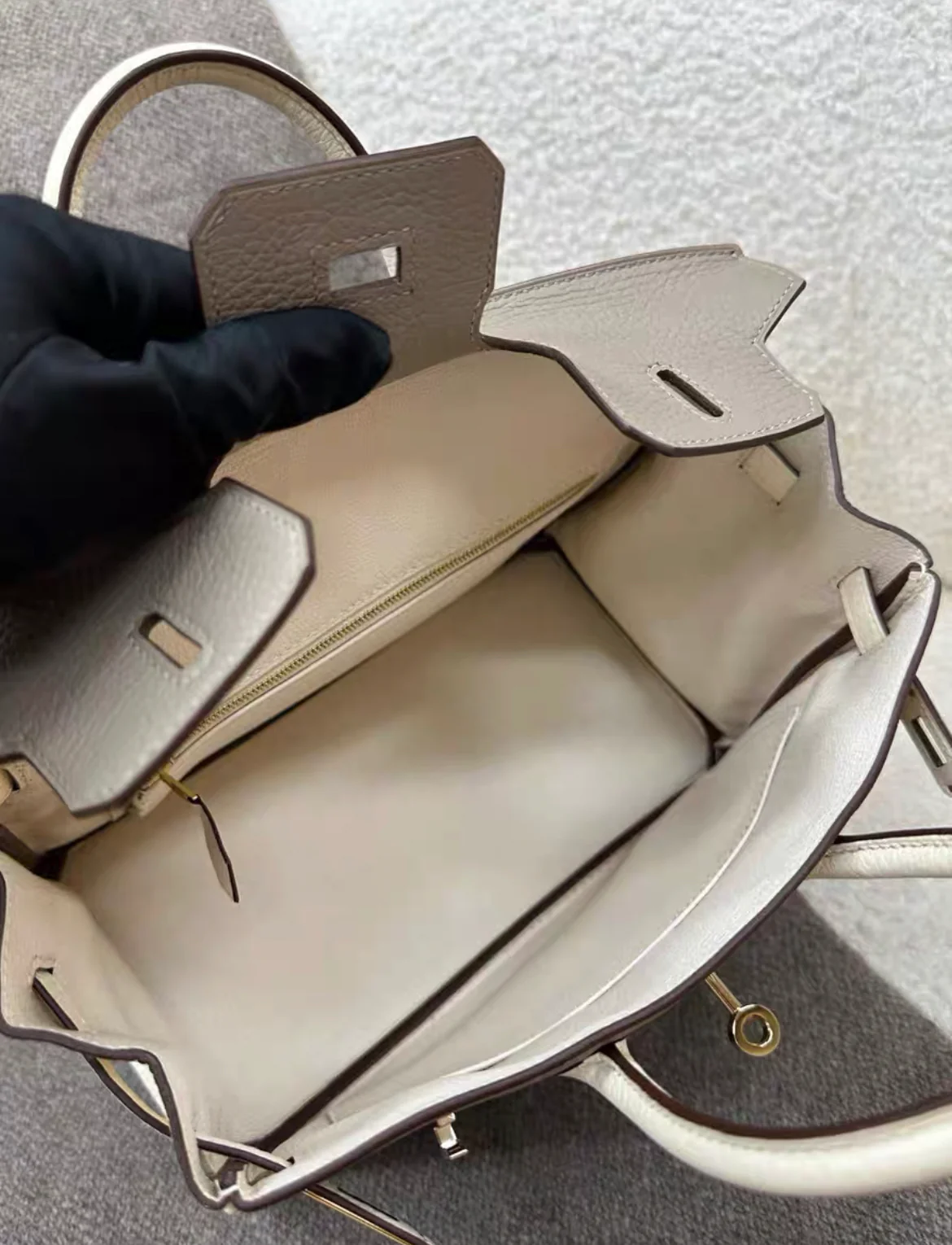Hermès Special Order (HSS) Birkin 25 Gris and Nata Togo Brushed Gold Hardware - Image 9