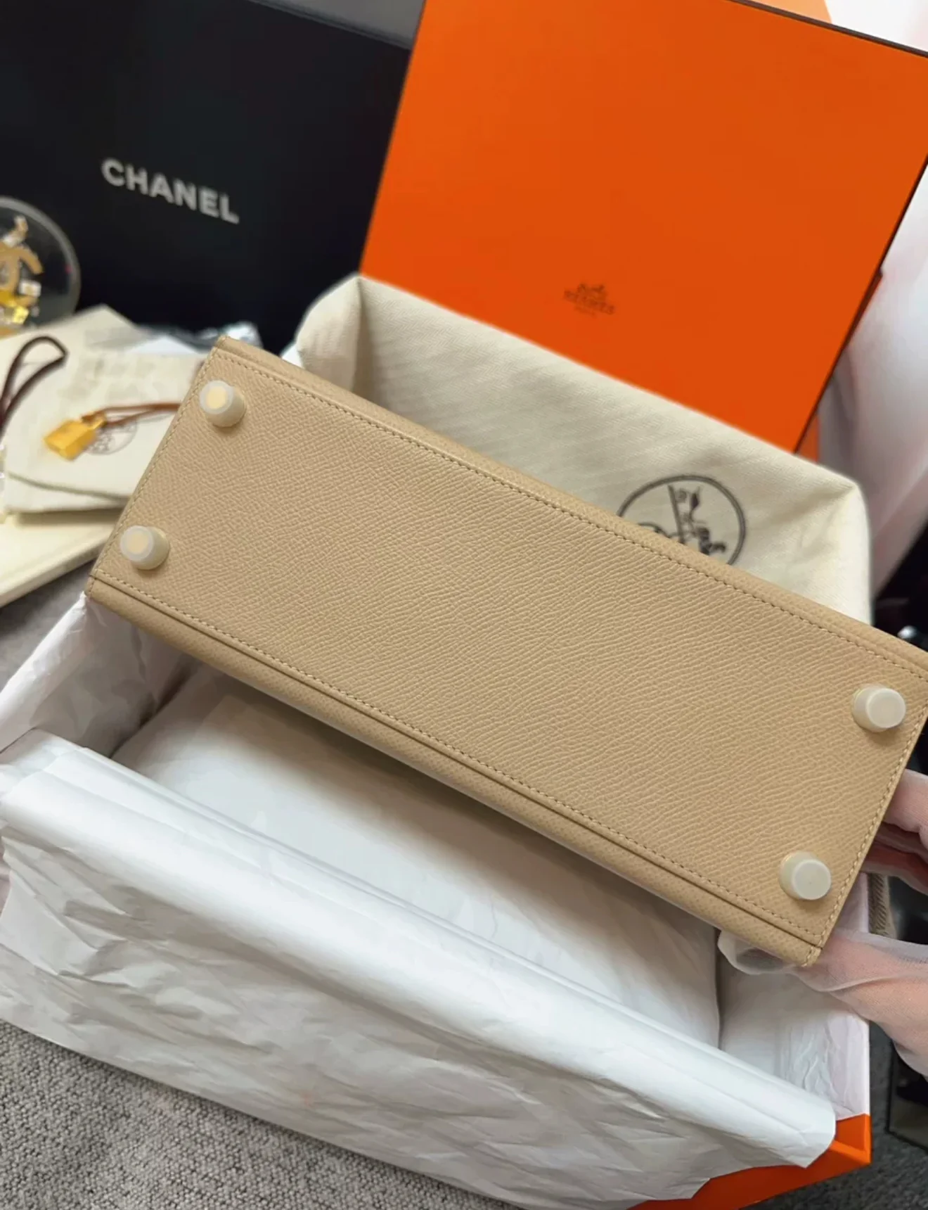 Hermès Special Order (HSS) Kelly Sellier 25 Trench and Gold Epsom Brushed Gold Hardware - Image 3