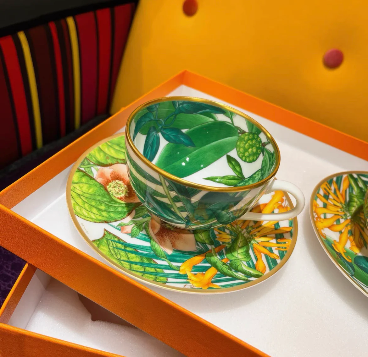 Hermès “Tasse à Thé et soucoupe passifolia” ceramic cups set - Image 3