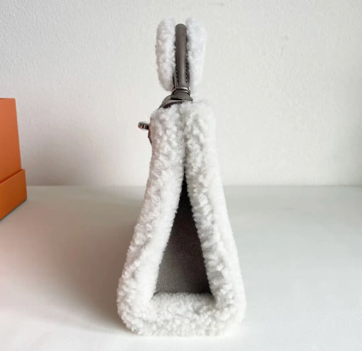 HERMES Veau Grizzly Mouton Shearling Swift Teddy Mini Kelly 20 Gris Caillou Ecru Etoupe - Image 4
