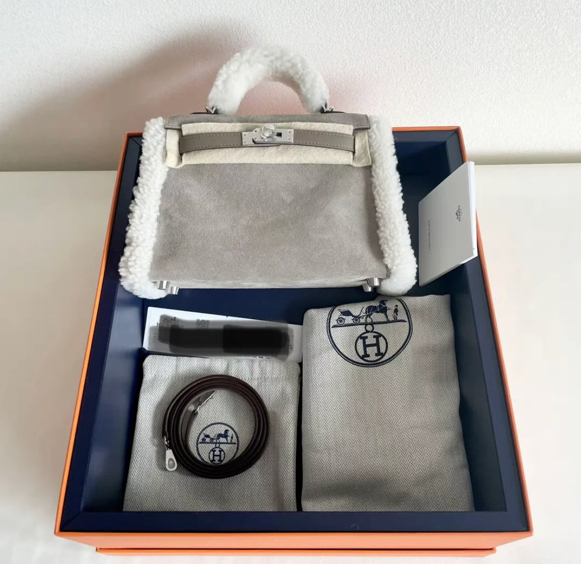 HERMES Veau Grizzly Mouton Shearling Swift Teddy Mini Kelly 20 Gris Caillou Ecru Etoupe - Image 6