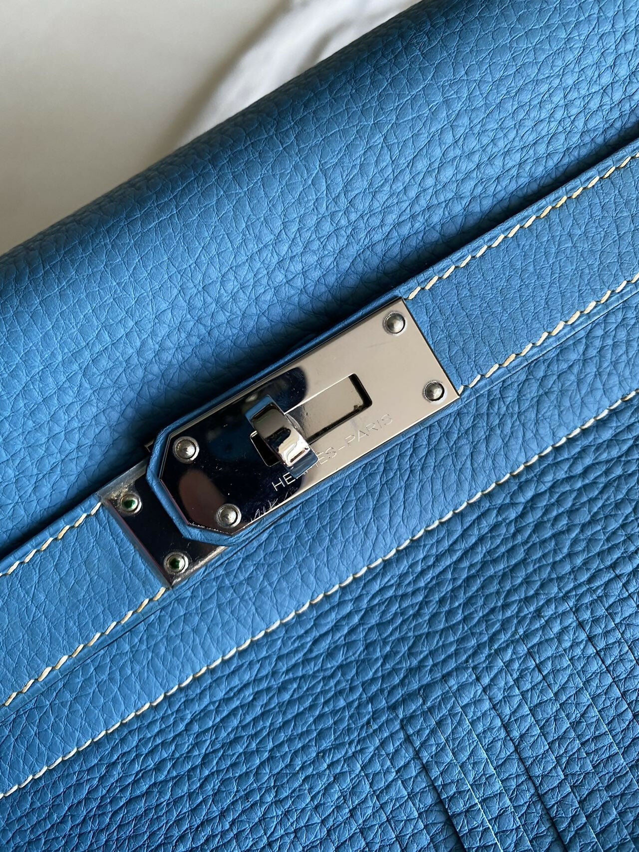 Hermes Vintage Kelly shoulder fringe in denim blue - Image 6