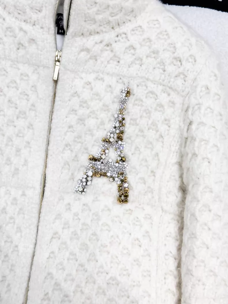 Chanel 17A ecru tweed down jacket - Image 2