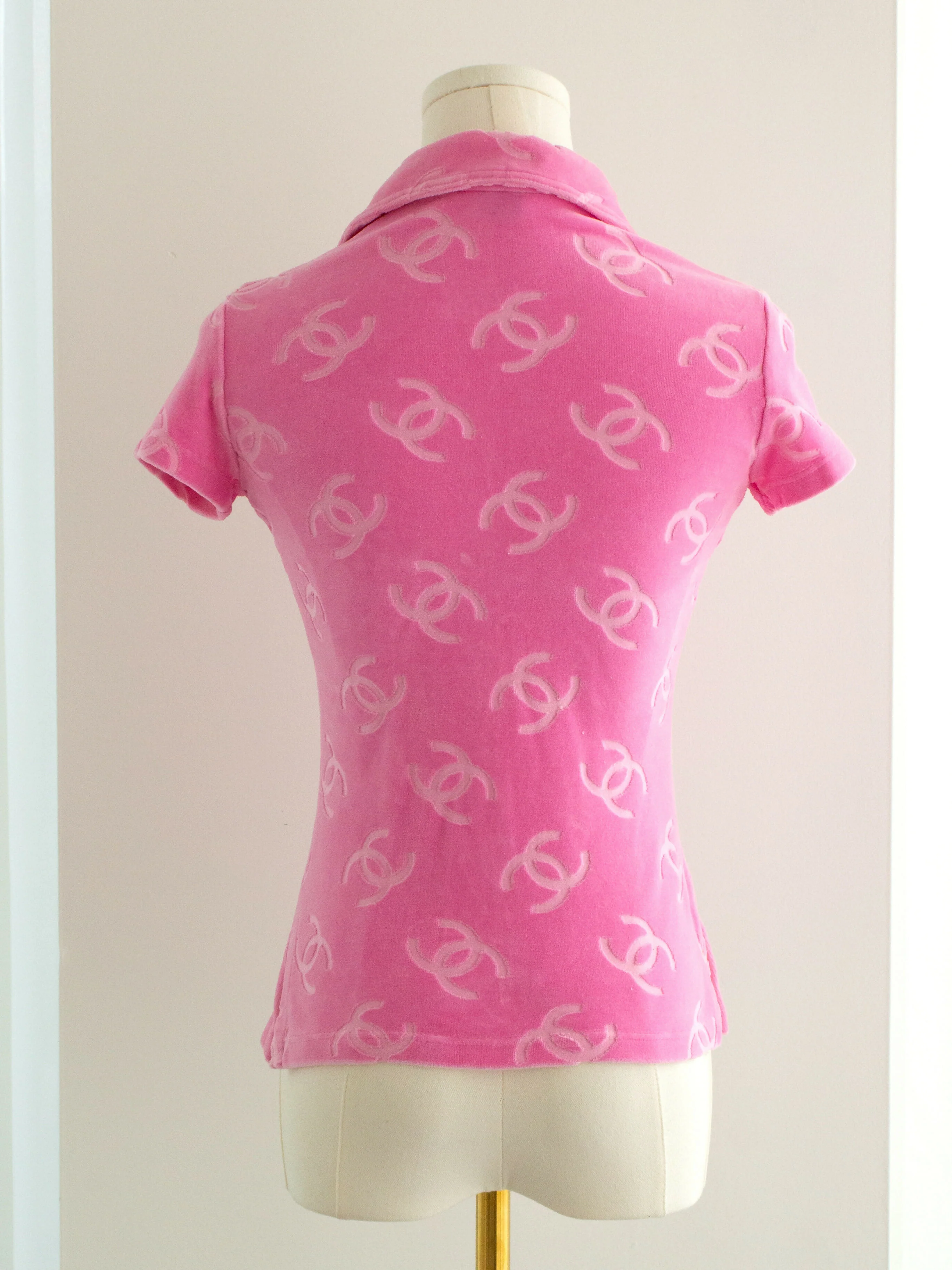Iconic Chanel Vintage S/S 1996 Pink Velour CC Logo Button 96P Top - Image 2