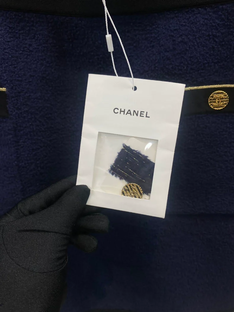Chanel 19C dark blue skirt - Image 3