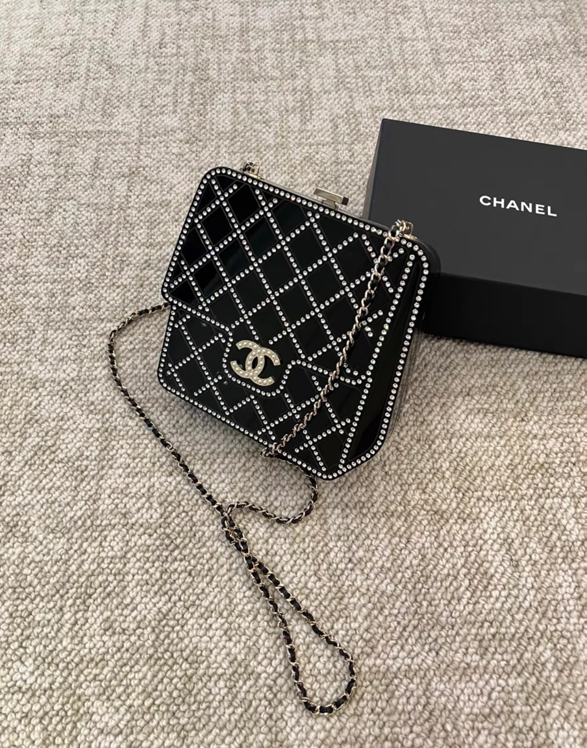 Limited edition Chanel Runway Black Resin Crystal Pearl Evening Clutch Shoulder Box - Image 2