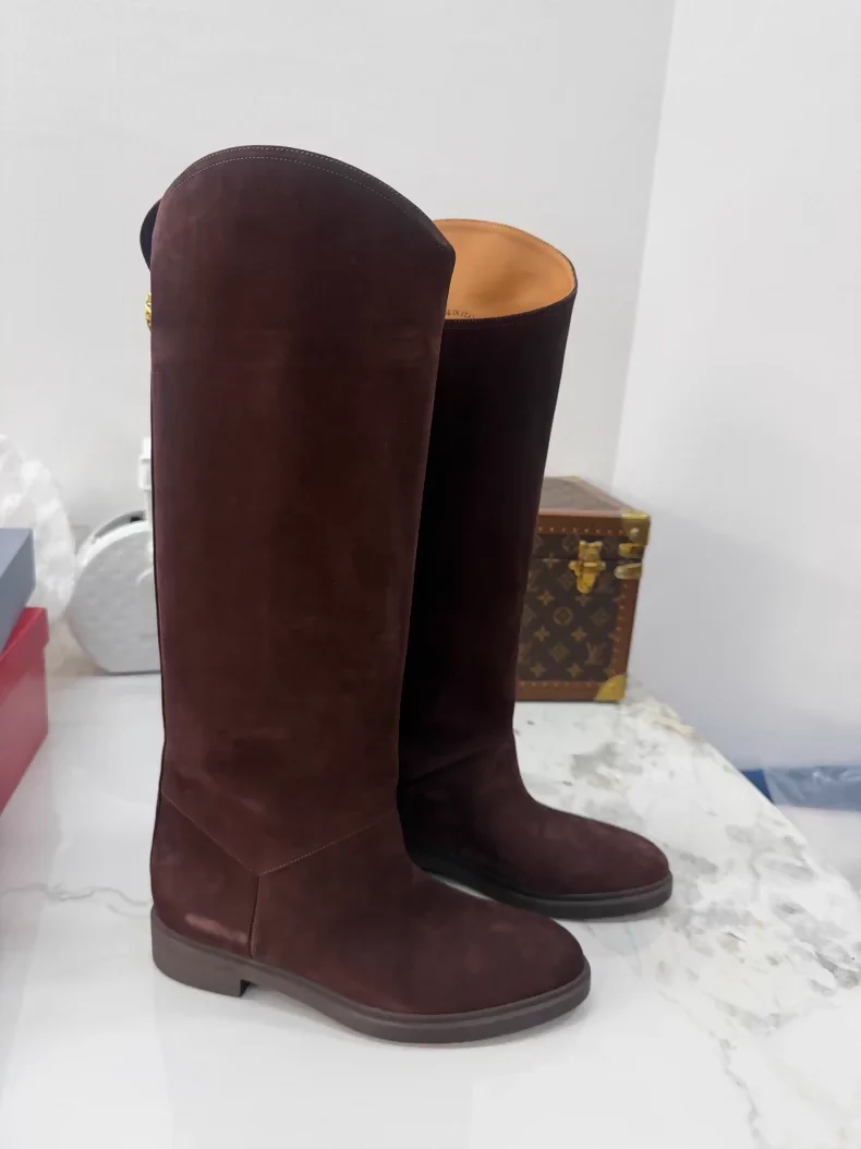 Loro Piana Fall/Winter 2025 chocolate suede riding boots - Image 2