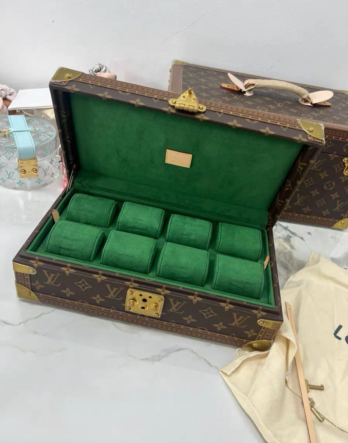 Loui Vuitton Coffret 8 Montres - Image 5