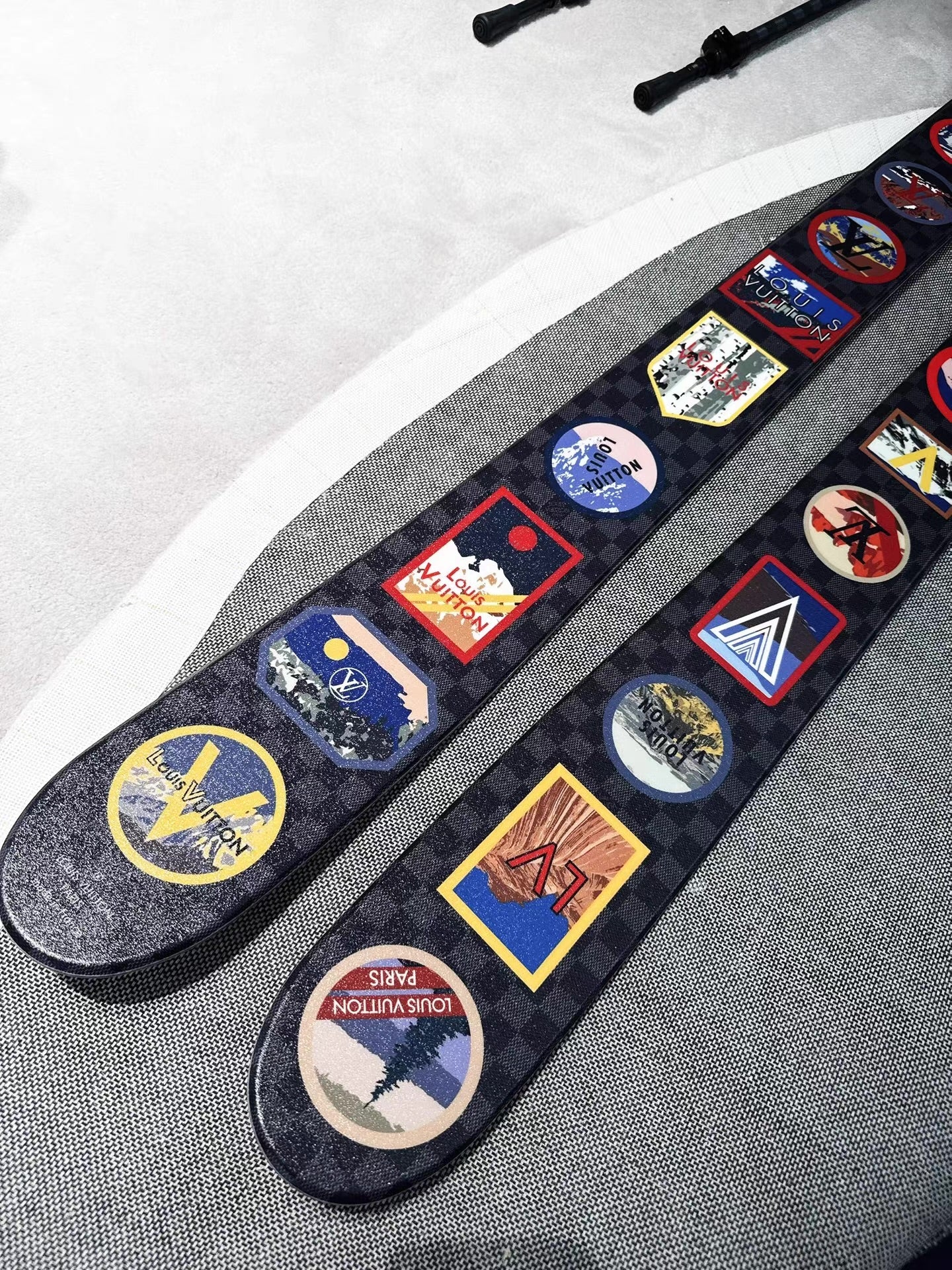 Louis Vuitton Alpes Skis R98007 limited edition - Image 4
