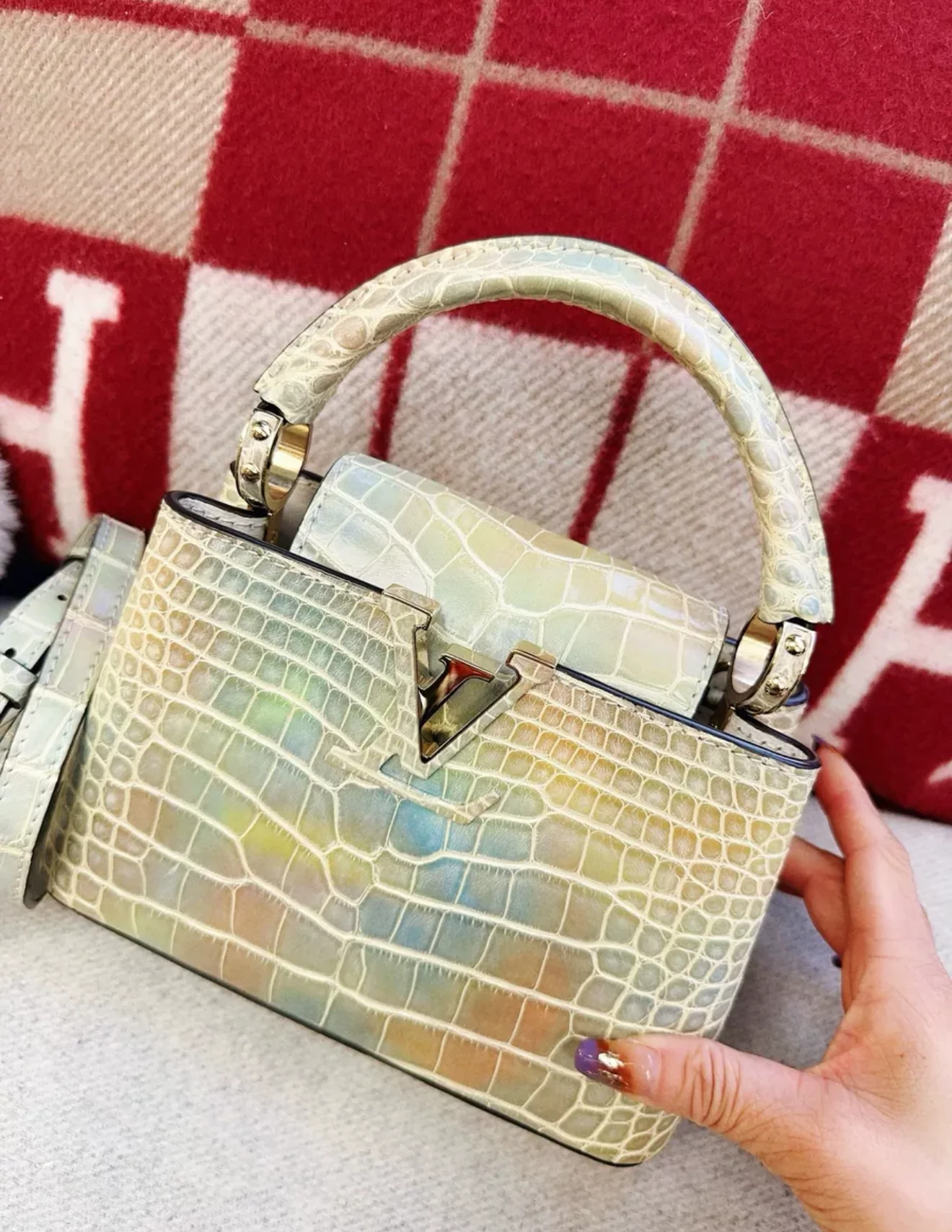 Louis Vuitton Capucines coral crocodile leather - Image 9