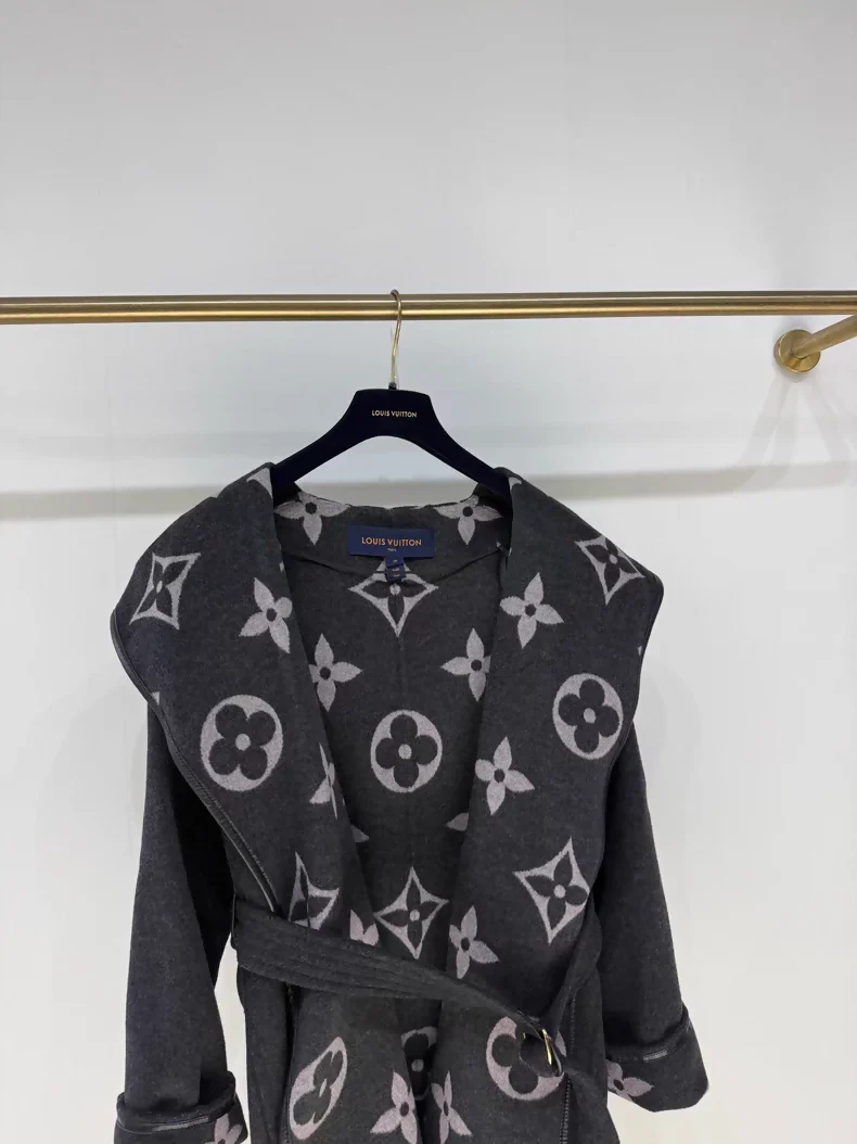 Louis Vuitton grey logo print coat - Image 2