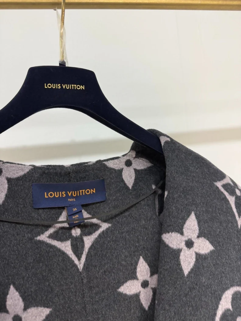 Louis Vuitton grey logo print coat - Image 3