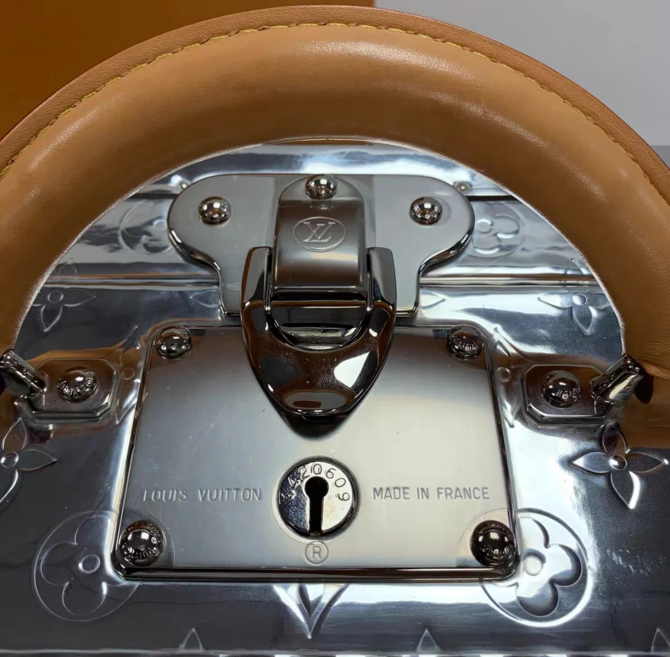 LOUIS VUITTON Silver Mirror Monogram Vinyl & Vachetta Leather Cotteville 40 - Image 4