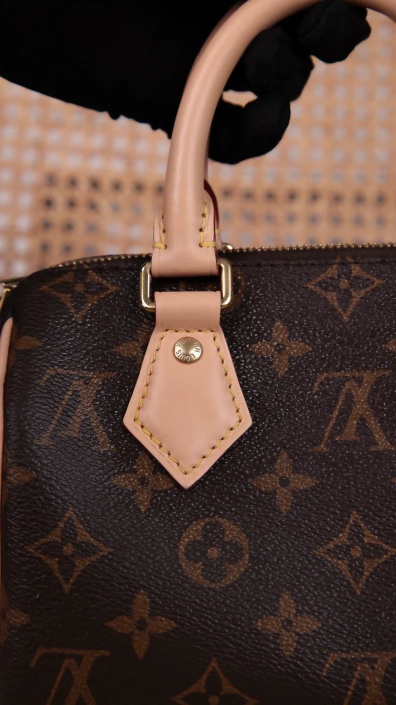 Louis Vuitton Speedy 20 Shoulder Bag - Image 3