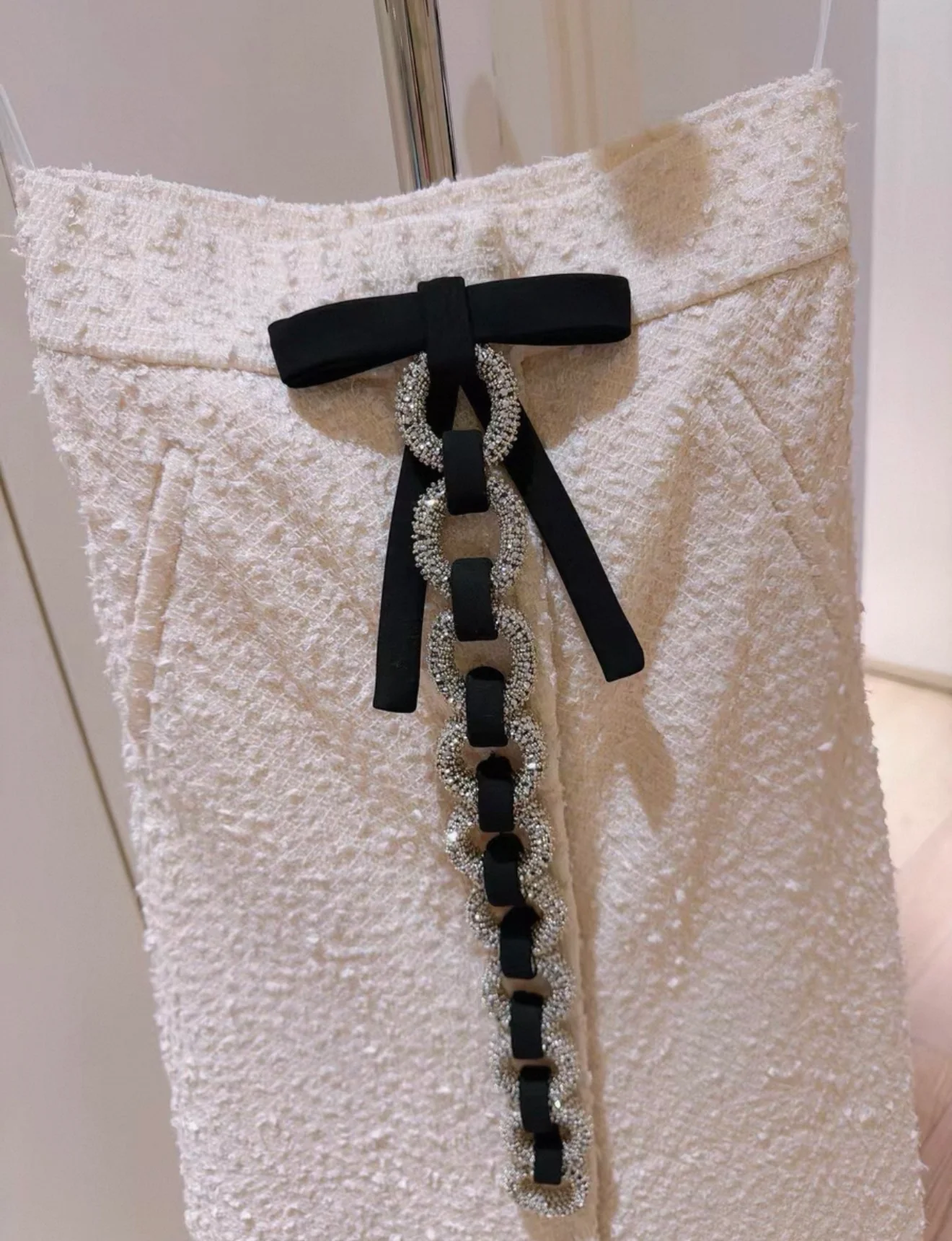 Louis Vuitton White Tweed Skirt - Image 3