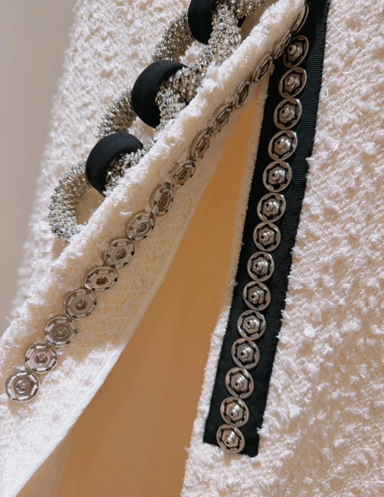 Louis Vuitton White Tweed Skirt - Image 6
