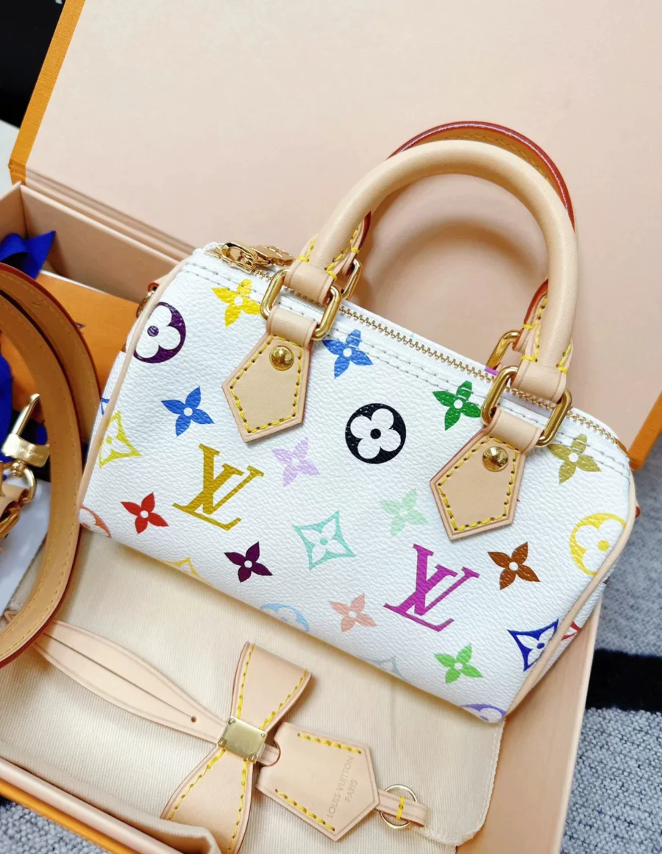 LOUIS VUITTON x Takashi Murakami NANO SPEEDY white tri-color, Boston bag - Image 2